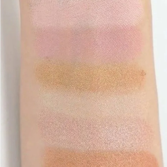 Makeup Revolution Golden Sugar 2 Rose Gold Blush Palette. Unopened. BNIB. - Picture 4 of 4